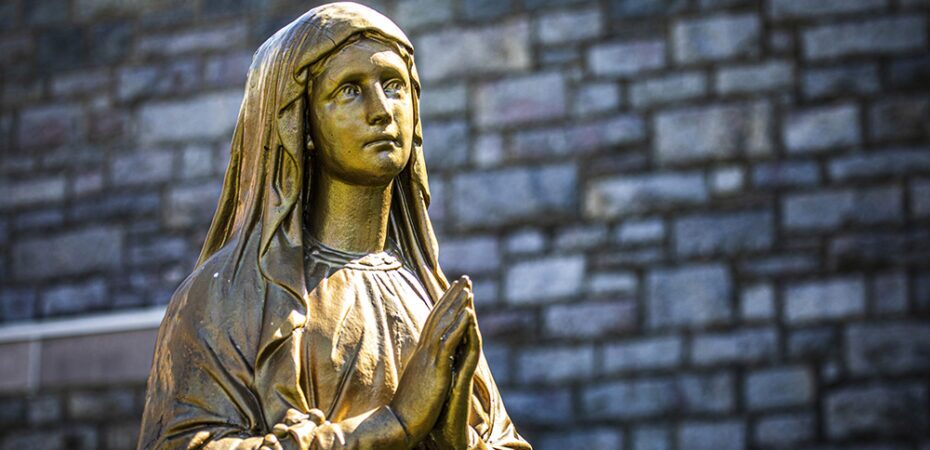 STATUE OF MARY PRAYING